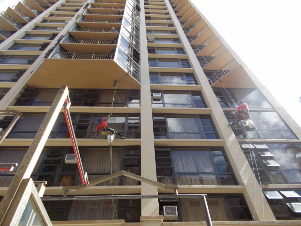 High Rise Window Cleaning Showroom Awarded 1 in Honolulu HI